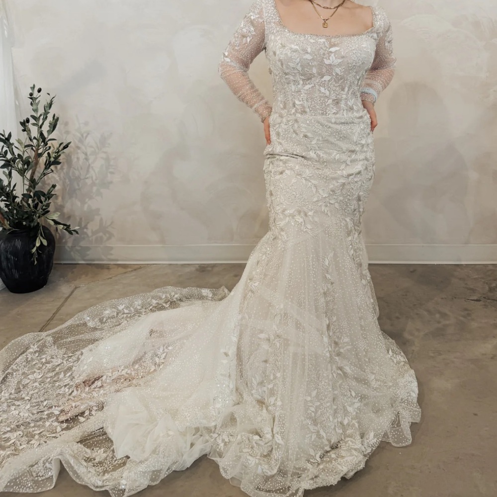 Elegant Lace Wedding Dress